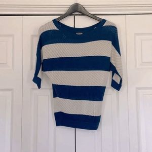 NEW Women’s Size Large EXPRESS Striped Shirt Pullover Cream & Blue 453247-493